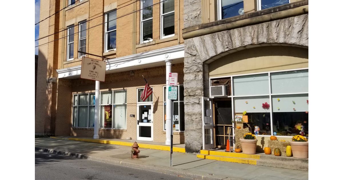 Wawarsing Talks Cloud Storage, Bridge Problems, Water District Progress