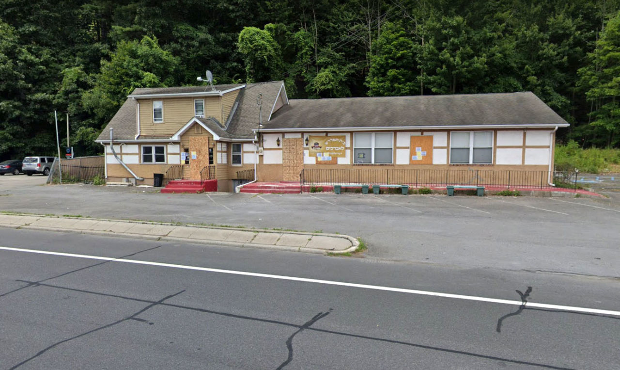 Congregation Anshei Seeks Shul for Former Chinese Restaurant Space