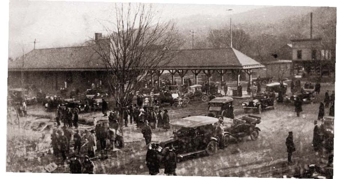 Delve into the past, dive into creativity at the libraries